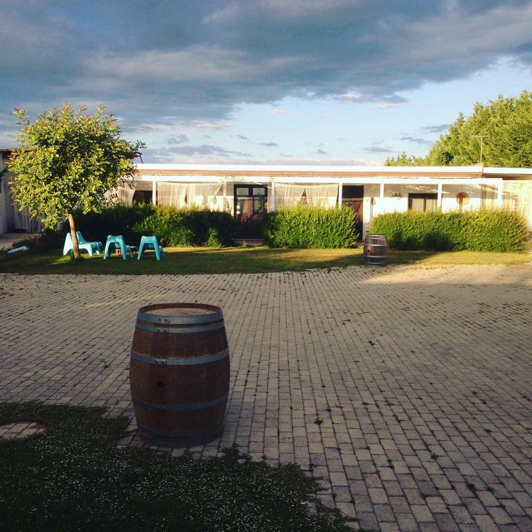 Mazzara Farm Bed and Breakfast Manduria Εξωτερικό φωτογραφία